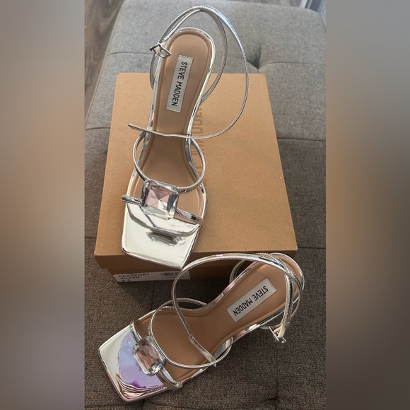 Small for me - Picture 1 of 5